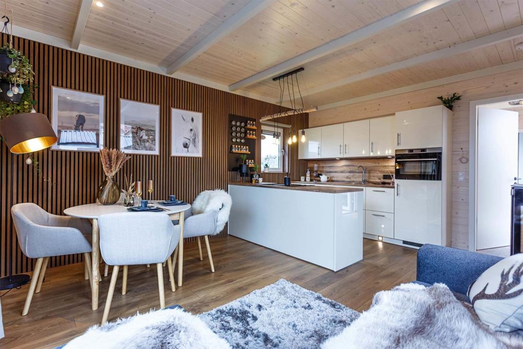 Vital-Camp-Chalet-Norwegen-Deluxe-Wohnzimmer